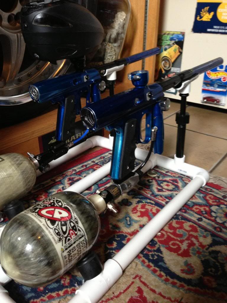 Dual paintball gun Rack