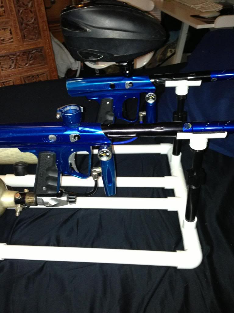 Dual paintball gun Rack