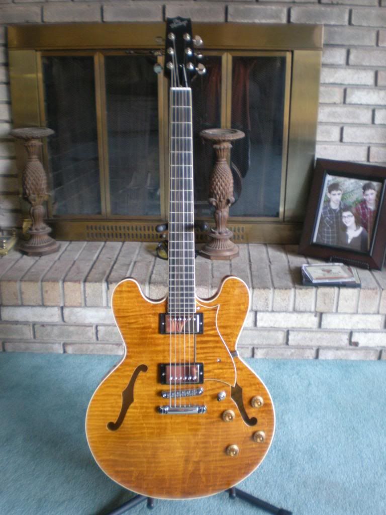 heritageguitar027_zps1260d3fb.jpg