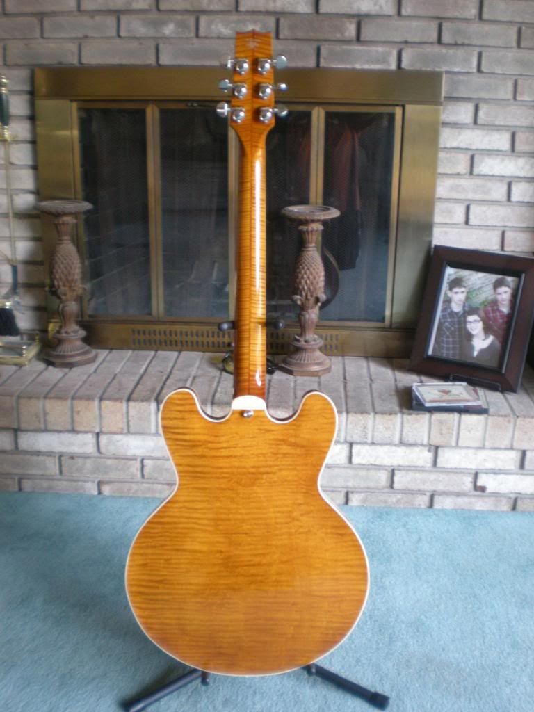 heritageguitar029_zps67c4e8cb.jpg