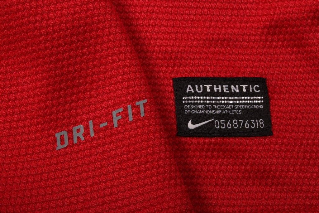 Manchester United 2013-14 home soccer jersey red photo img_2753_zps8fb64242.jpg