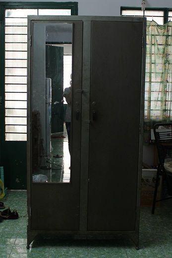 Thanh lý tủ gỗ kính lùa, tủ sắt treo quần áo, khung treo rèm shop