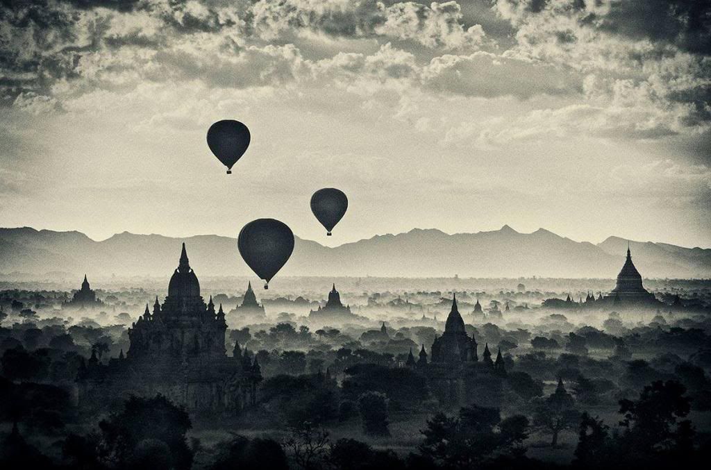 BalloonsoverBaganBurmaPhotographybyScottStulberg_zps14f60838.jpg