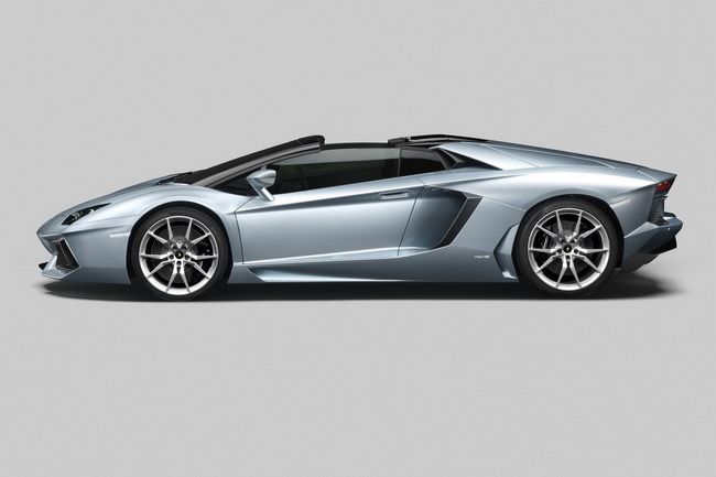 Lamborghini-Aventador-LP700-4-Roadster-15-bdc9d_zps01ae31e5.jpg