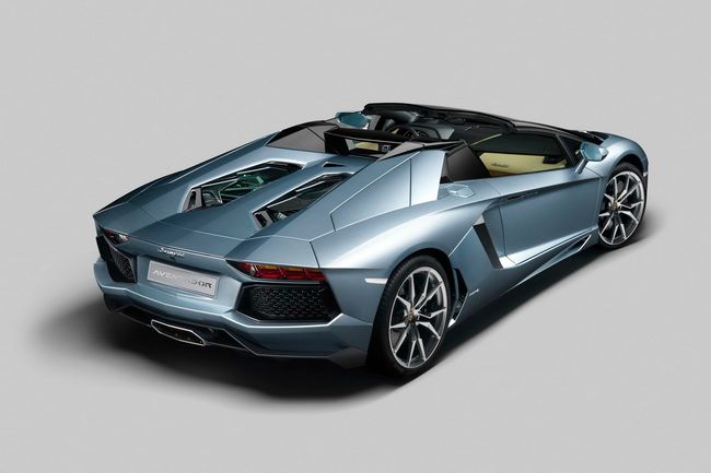 Lamborghini-Aventador-LP700-4-Roadster-17-bdc9d_zps5b50ae89.jpg