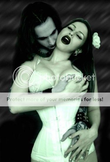  photo anime--Angels--Couples-Together--Vampies--vampires--lilly--black-and-white--vampire--lovers--fantasy--erotic--vamp_large_zps5682a5fc.jpg